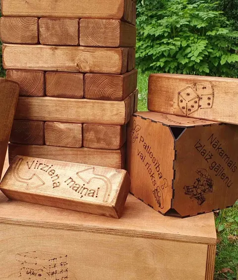 Lielformāta spēle Jenga