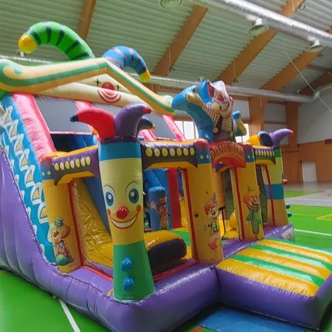 Piepūšamā atrakcija Lielais Klauniņš