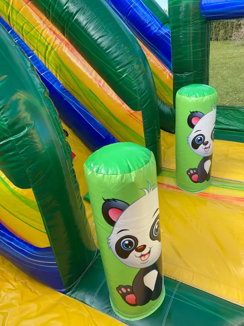 Piepūšamā atrakcija Panda
