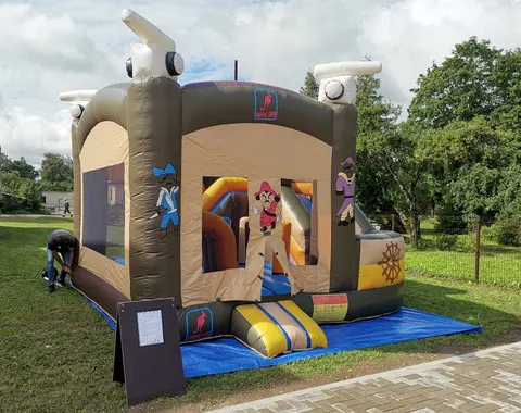 Piepūšamā atrakcija Pirāts